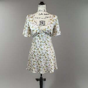 Princess Polly Floral Mini Dress V-Neck Short Sleeve‎ Summer Party